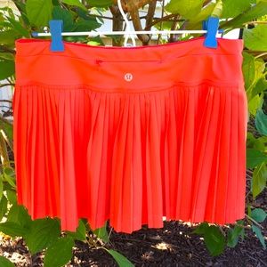 Lululemon pleated skirt